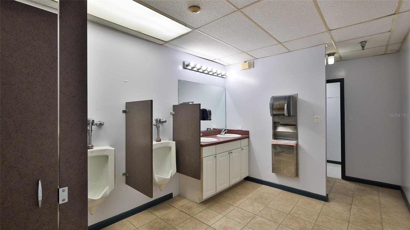 2 Commerce Blvd Property Photo 21