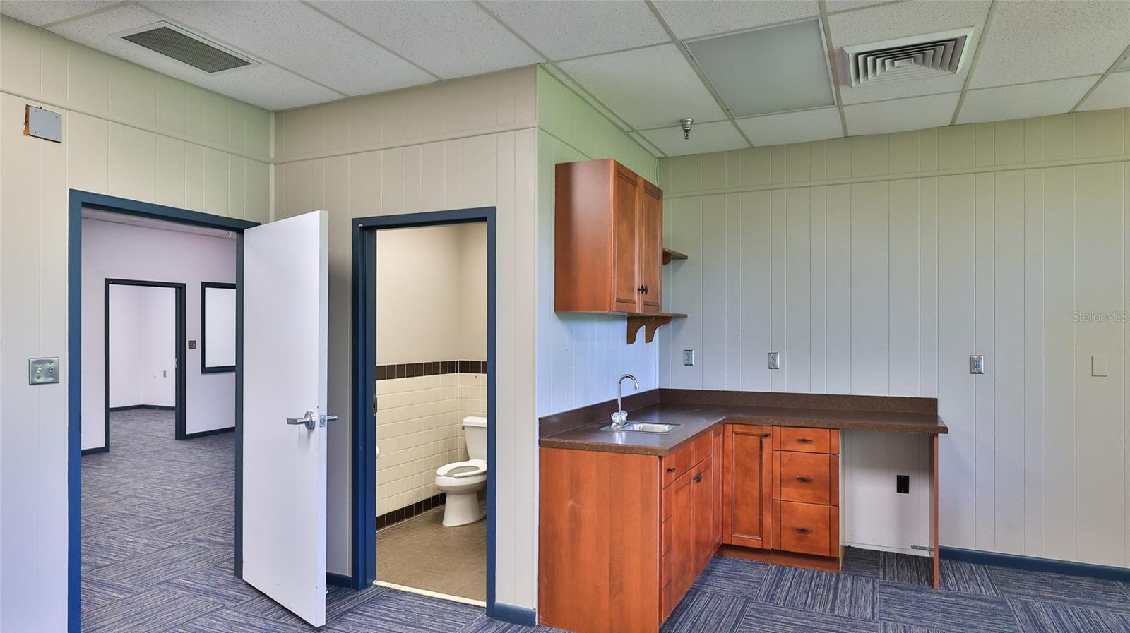 2 Commerce Blvd Property Photo 35