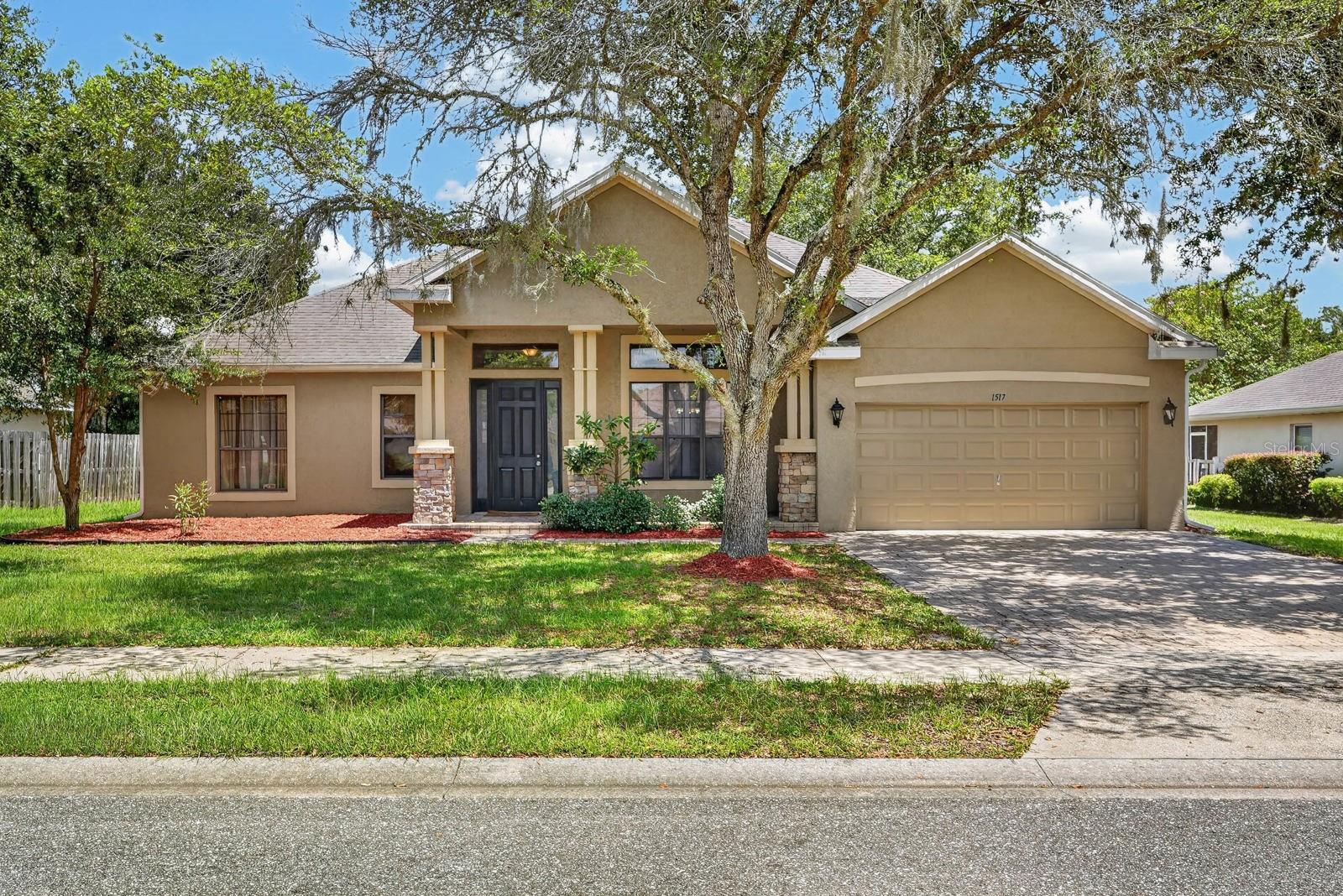 1517 Clapton Dr Property Photo 1
