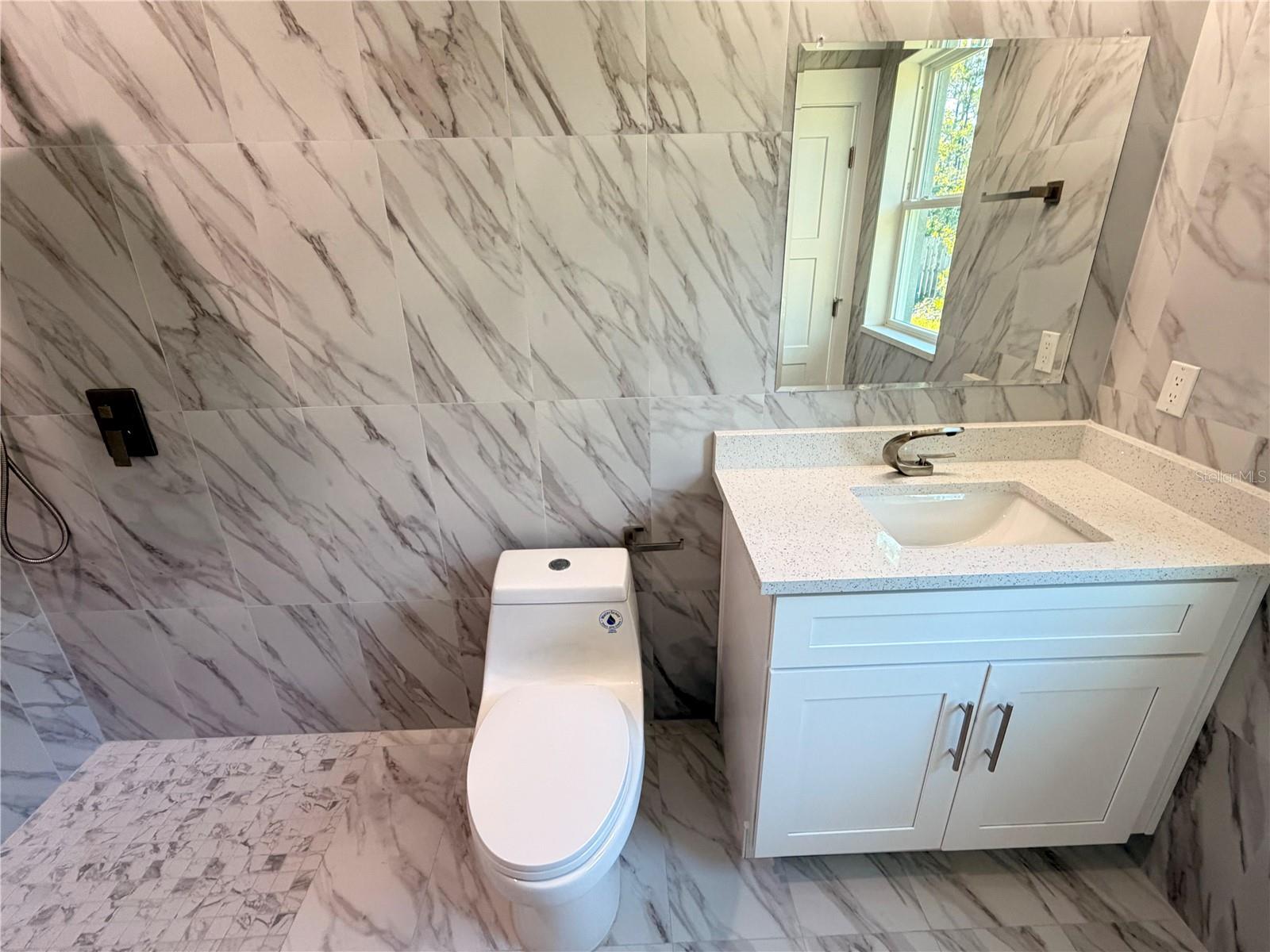 9 Slatington Pl #b Property Photo 11