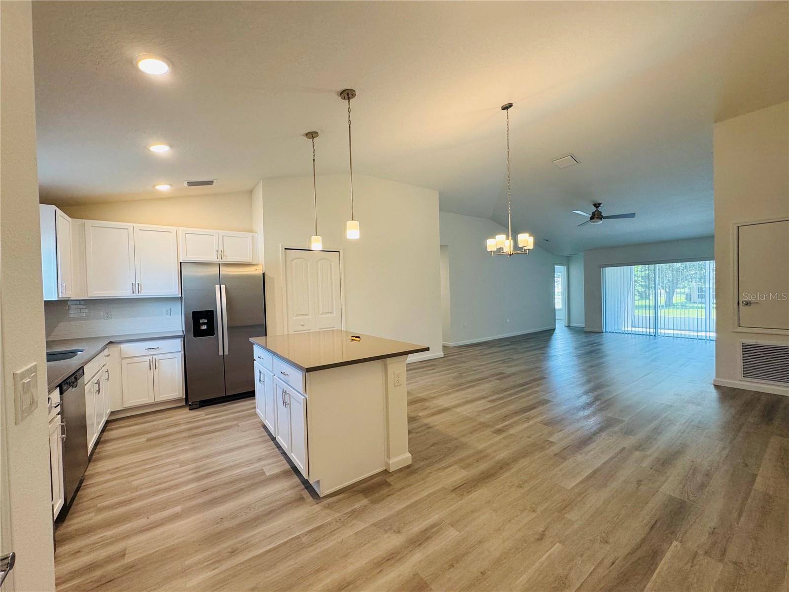 72 Lancelot Dr Property Photo 2