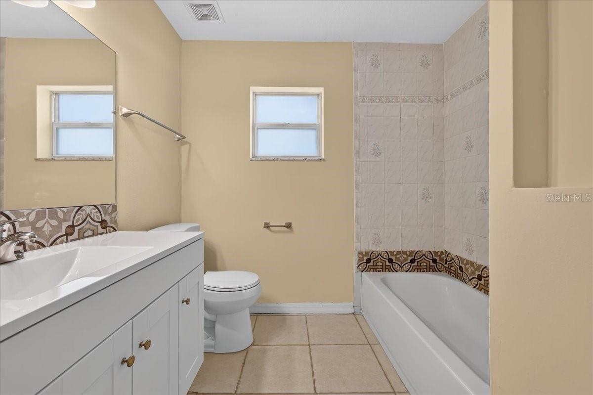 37 Pine Hill Ln #b Property Photo 8