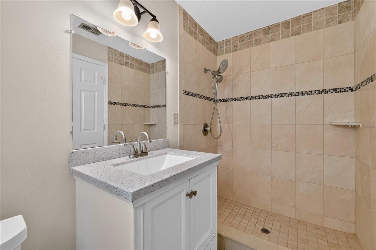 37 Pine Hill Ln #b Property Photo 13