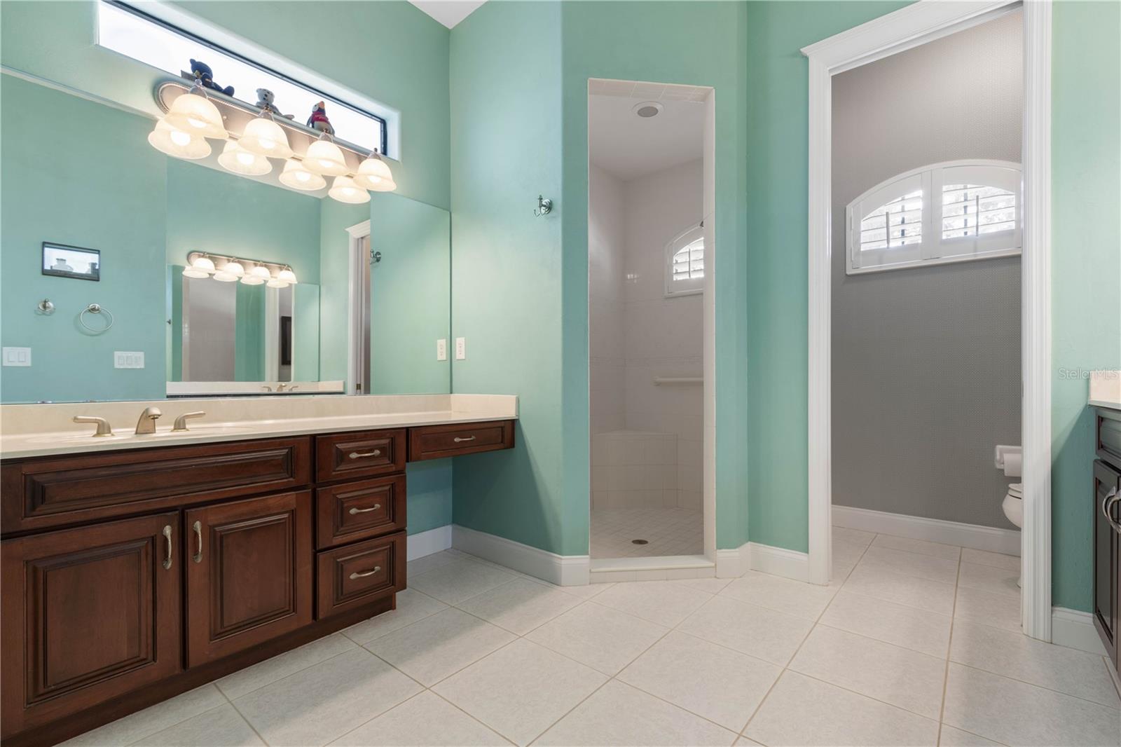 8 N Waterview Dr Property Photo 14