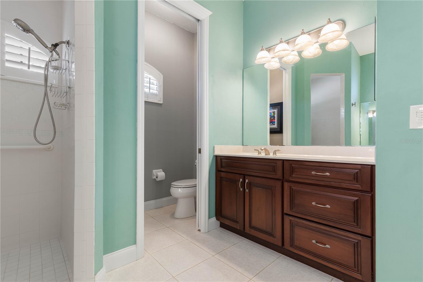 8 N Waterview Dr Property Photo 15