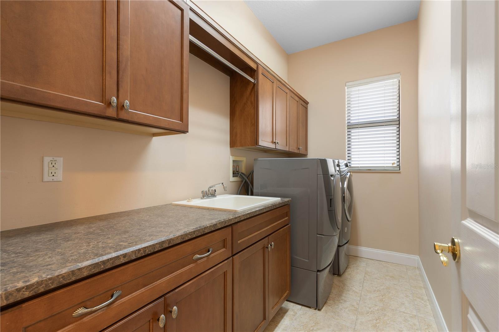 8 N Waterview Dr Property Photo 25