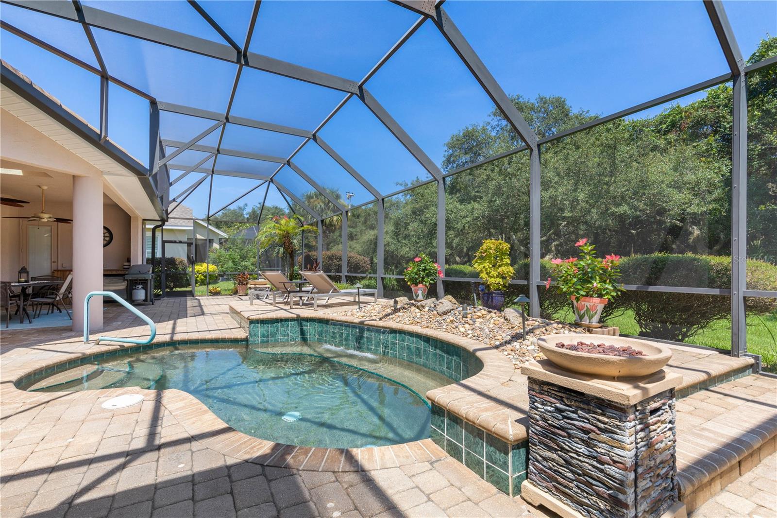 8 N Waterview Dr Property Photo 38