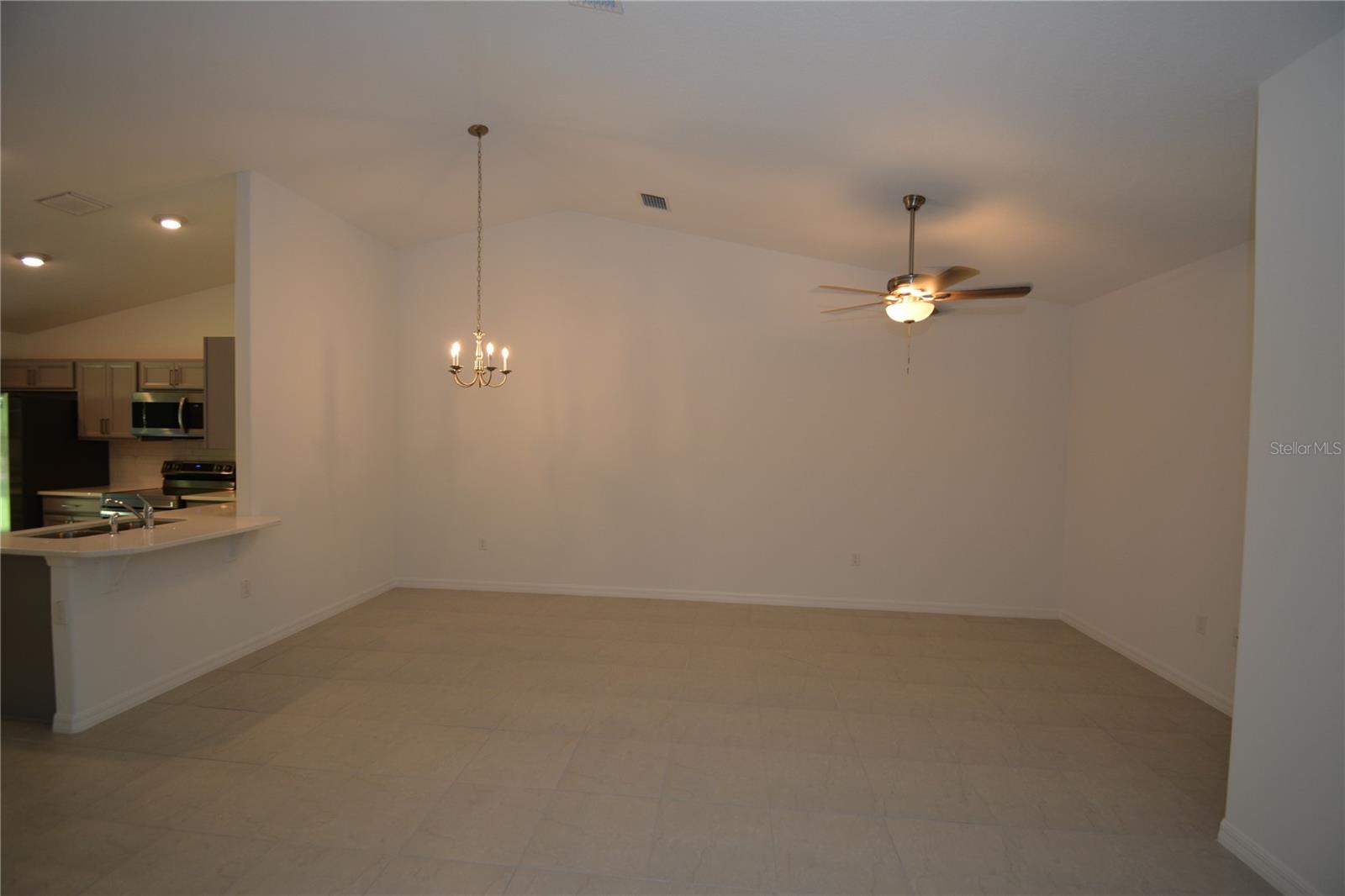 148 Secretary Trl #a/b Property Photo 16