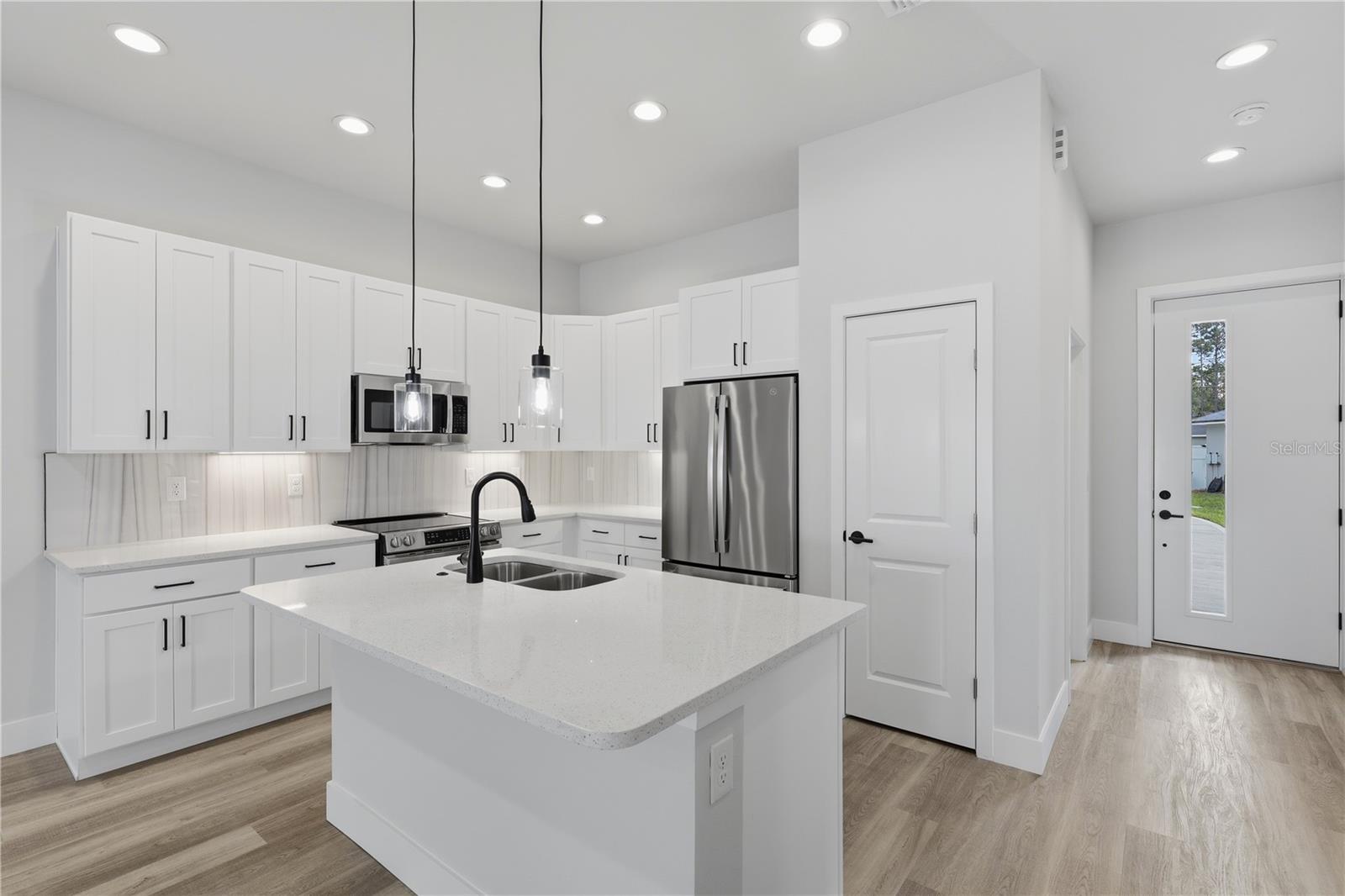 3 Whelan Pl #a & B Property Photo 6