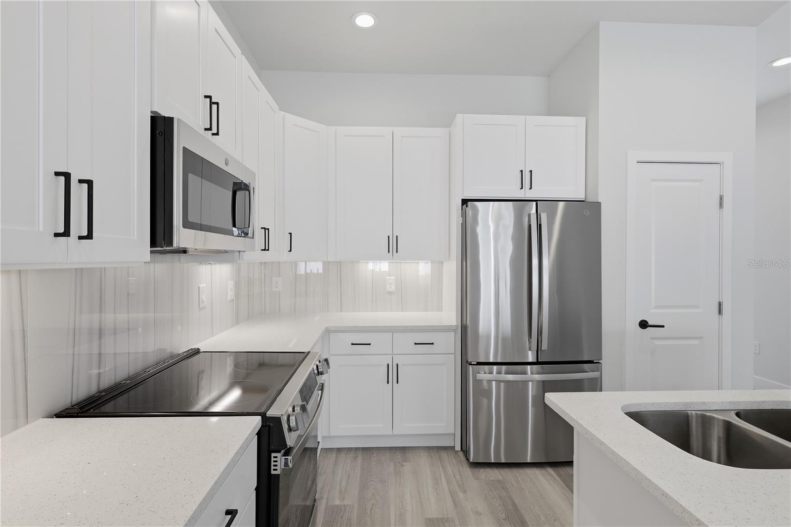 3 Whelan Pl #a & B Property Photo 8