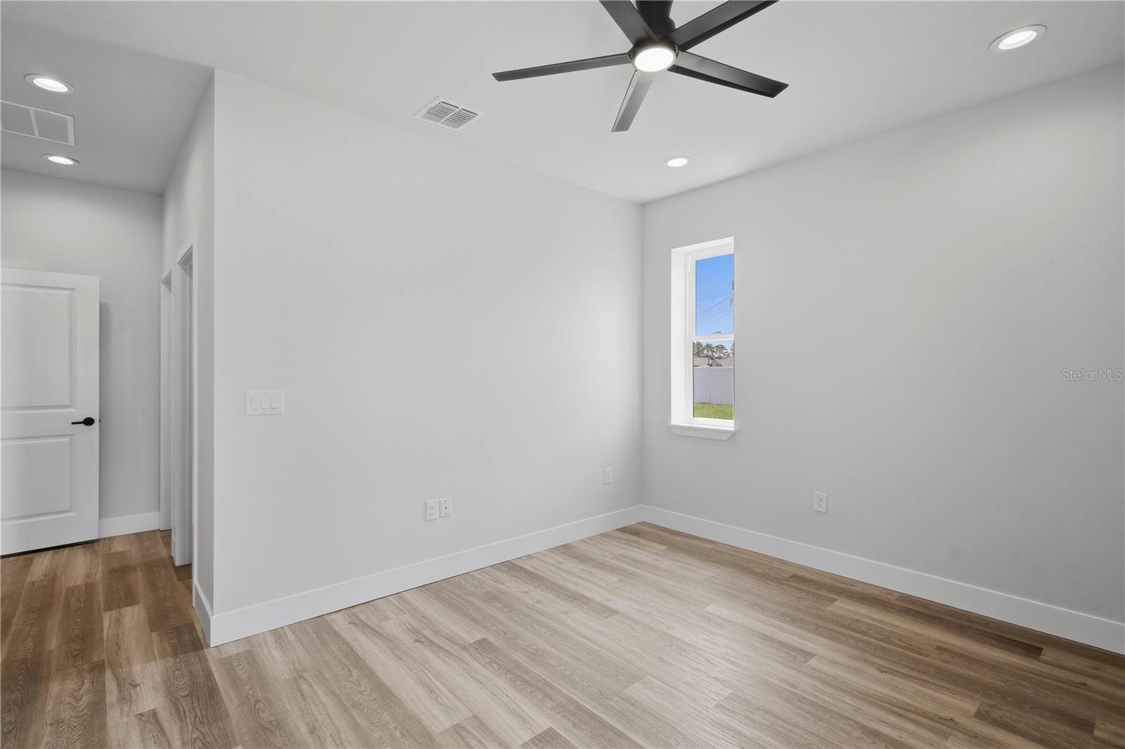 3 Whelan Pl #a & B Property Photo 22