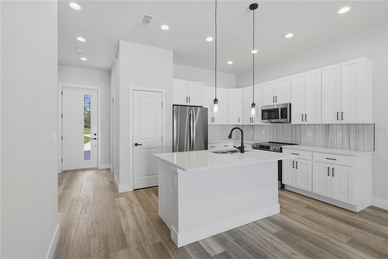 3 Whelan Pl #a & B Property Photo 41