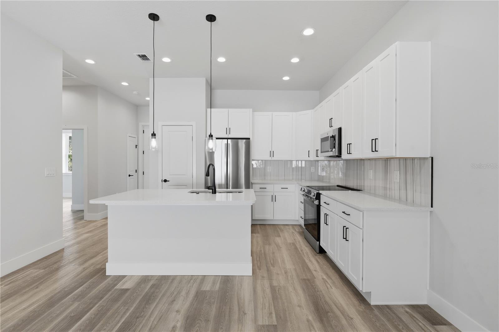 3 Whelan Pl #a & B Property Photo 42