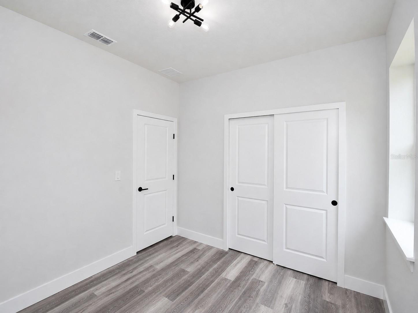 3 Whelan Pl #b Property Photo 14