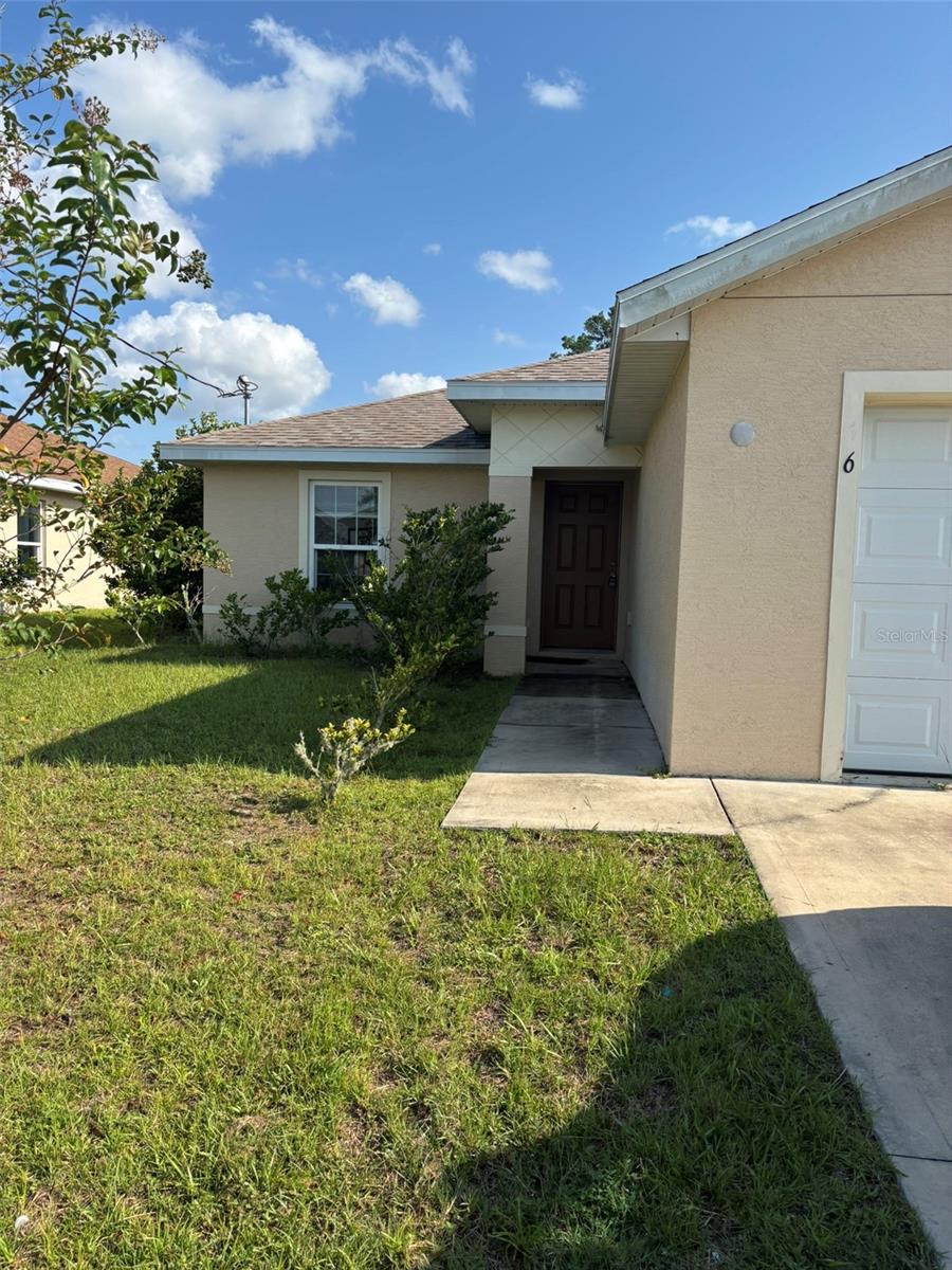 6 Wood Amber Ln #b Property Photo 1