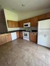 6 Wood Amber Ln #b Property Photo 2