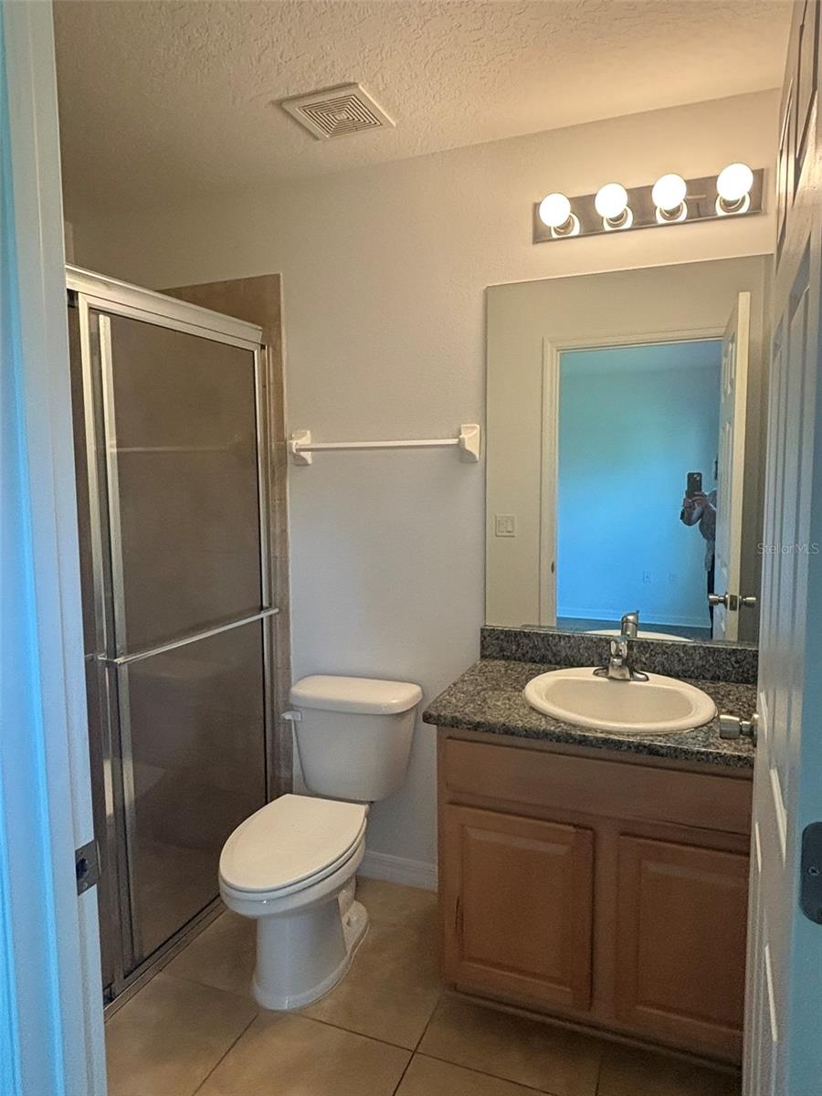 6 Wood Amber Ln #b Property Photo 4