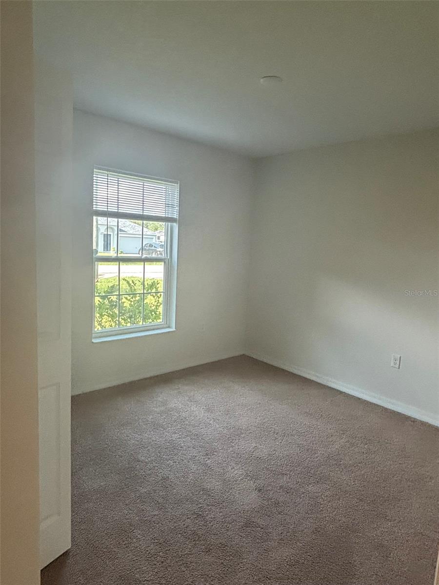 6 Wood Amber Ln #b Property Photo 9