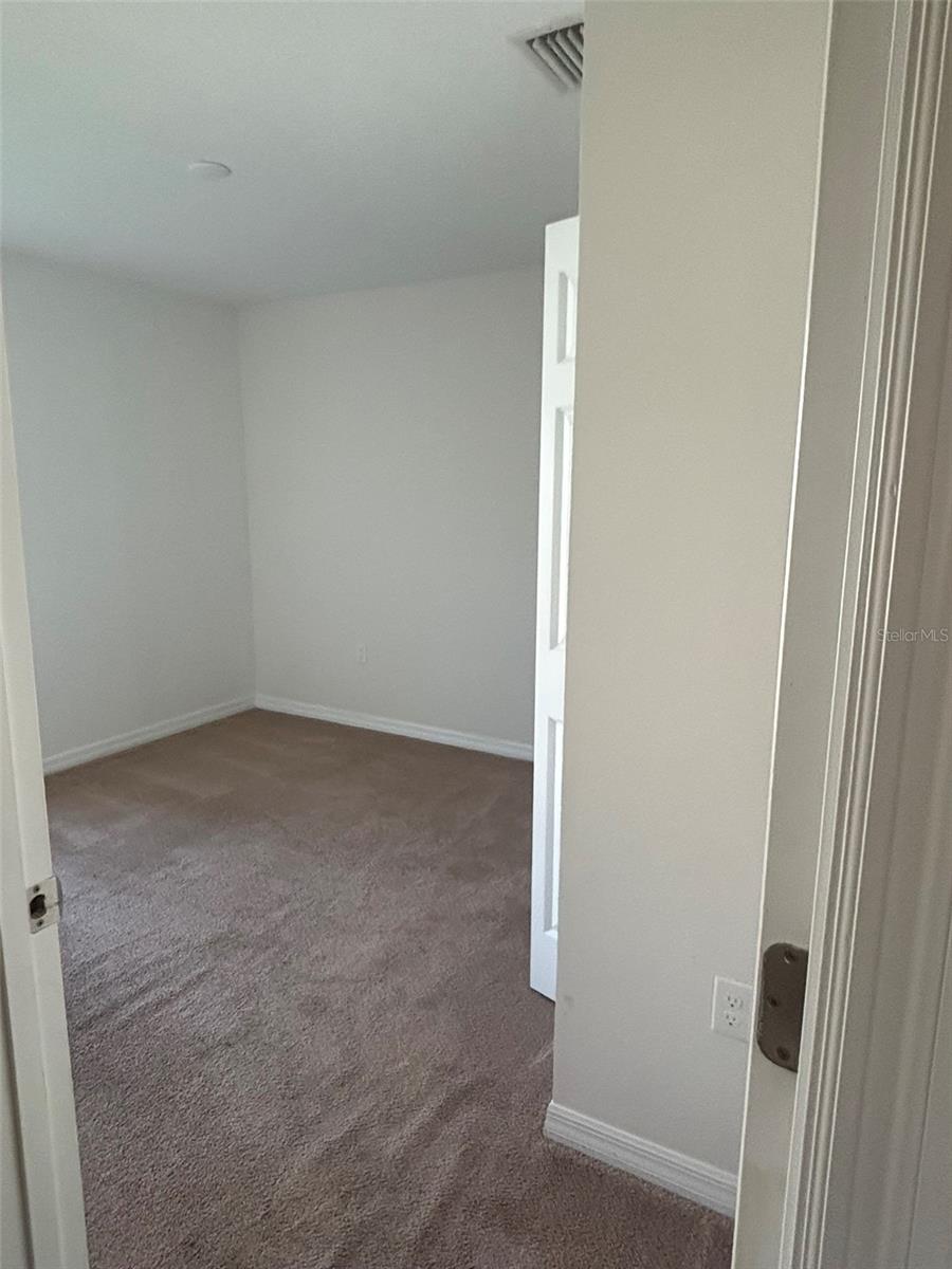 6 Wood Amber Ln #b Property Photo 11