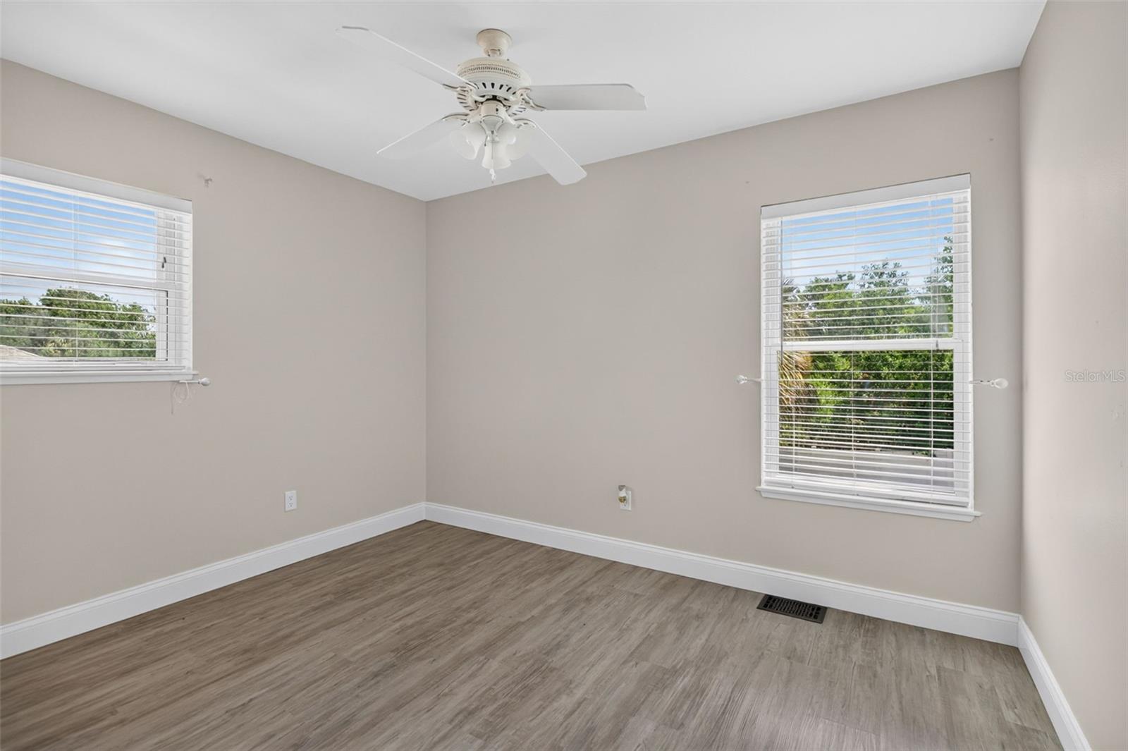 5466 4th St Property Photo 60