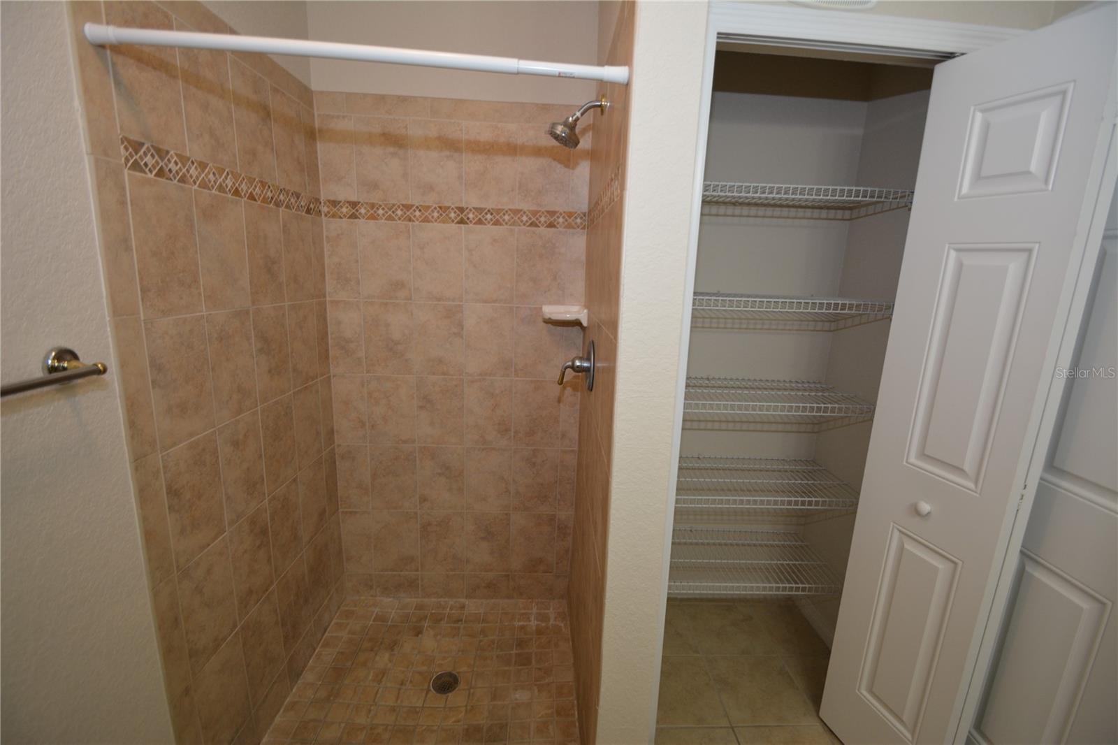 4600 E Moody Blvd #8d Property Photo 19