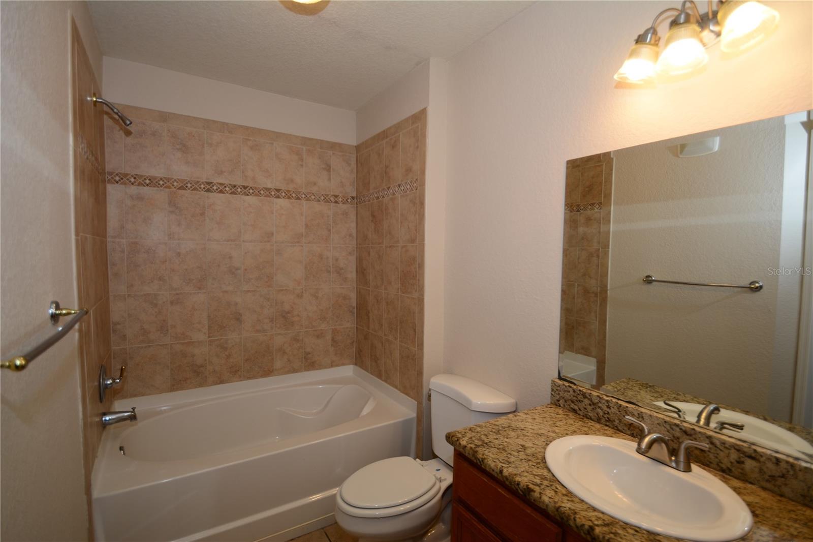 4600 E Moody Blvd #8d Property Photo 22