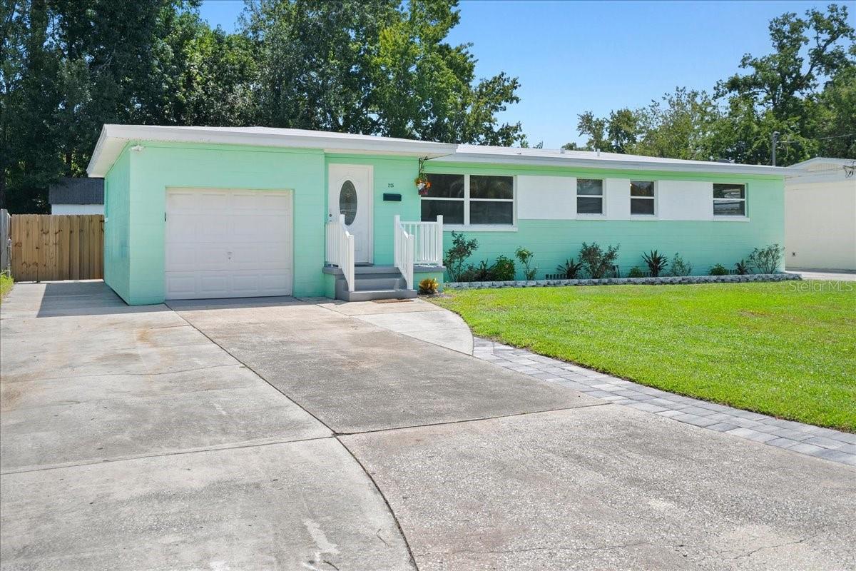 2125 W Lou Dr Property Photo 1