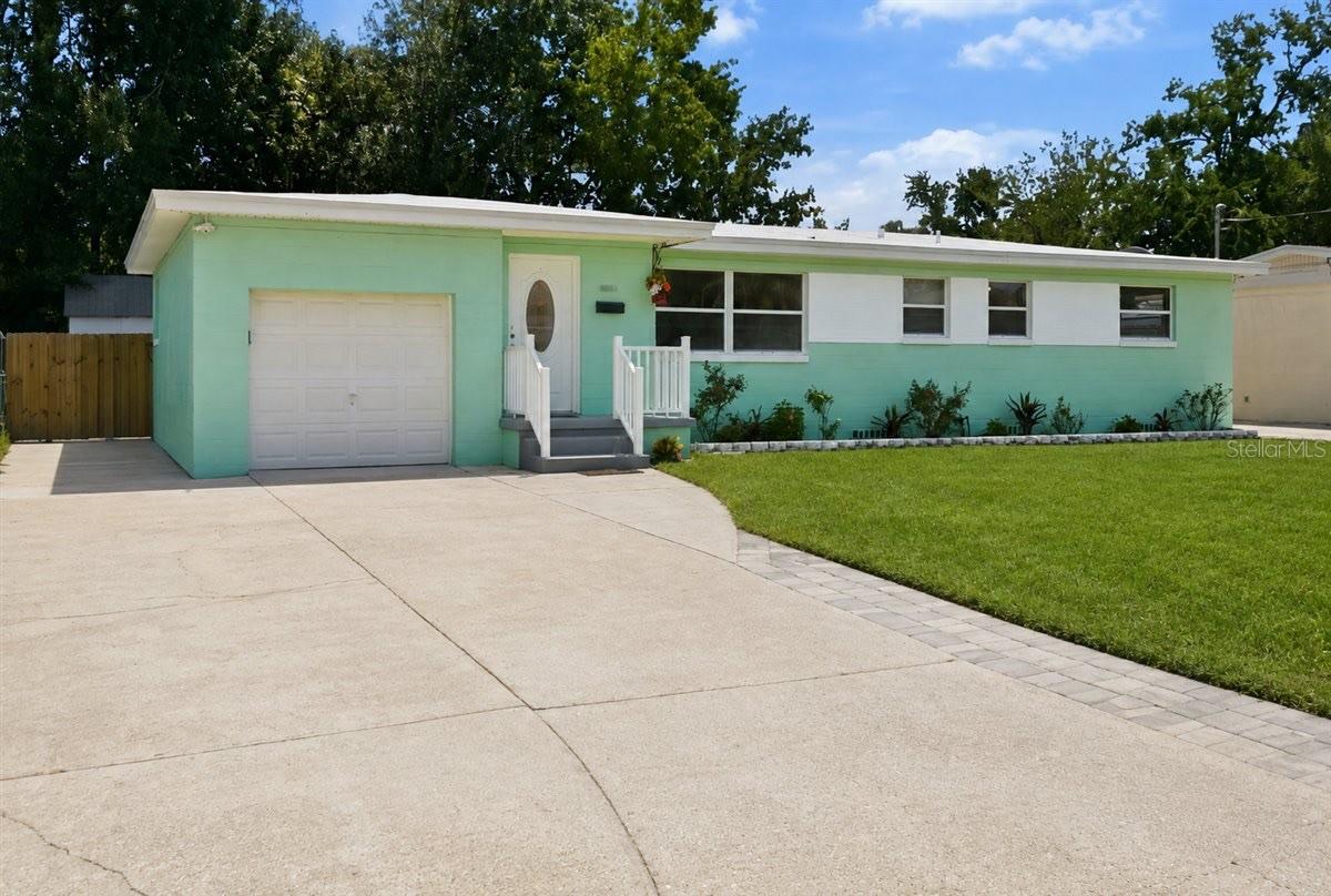 2125 W Lou Dr Property Photo 2
