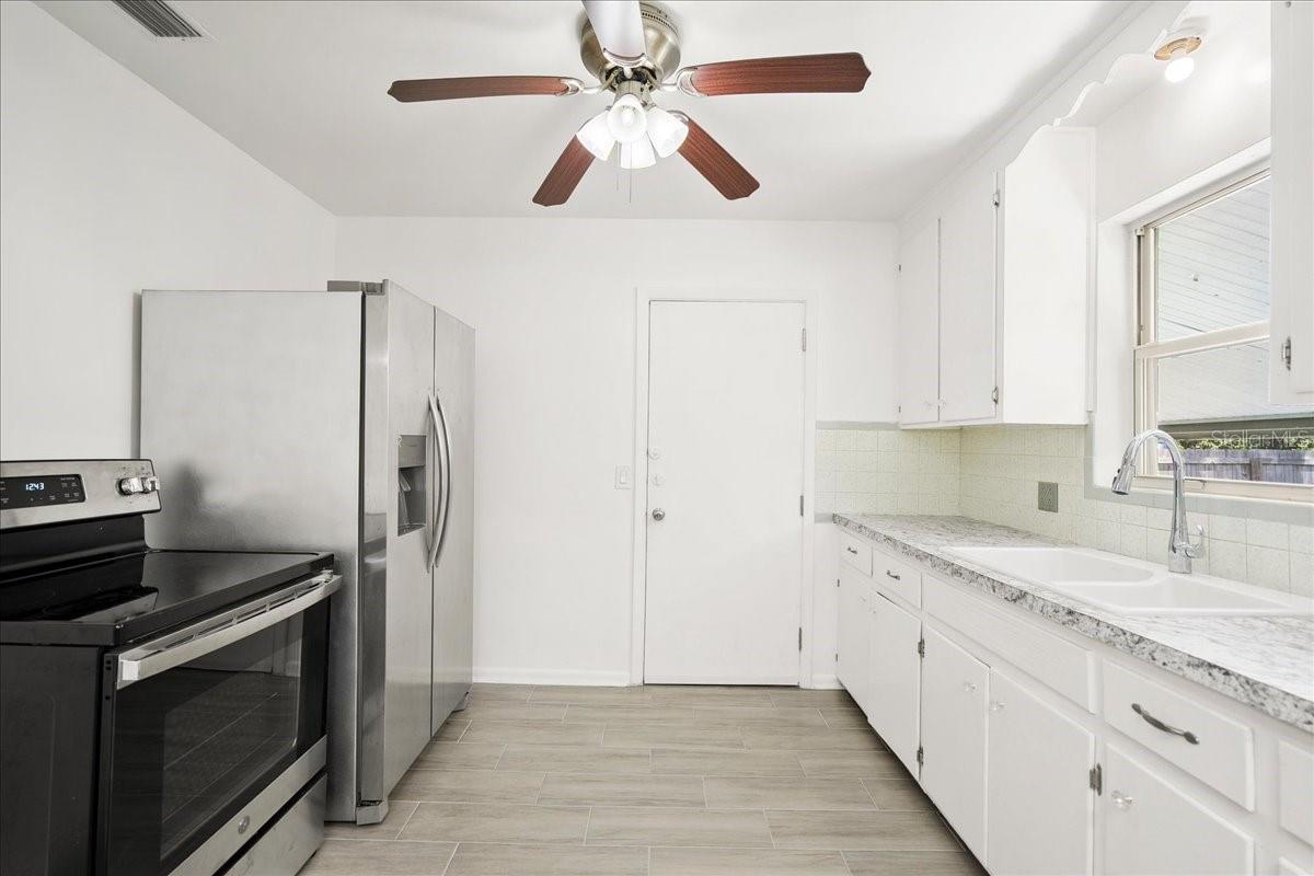 2125 W Lou Dr Property Photo 17