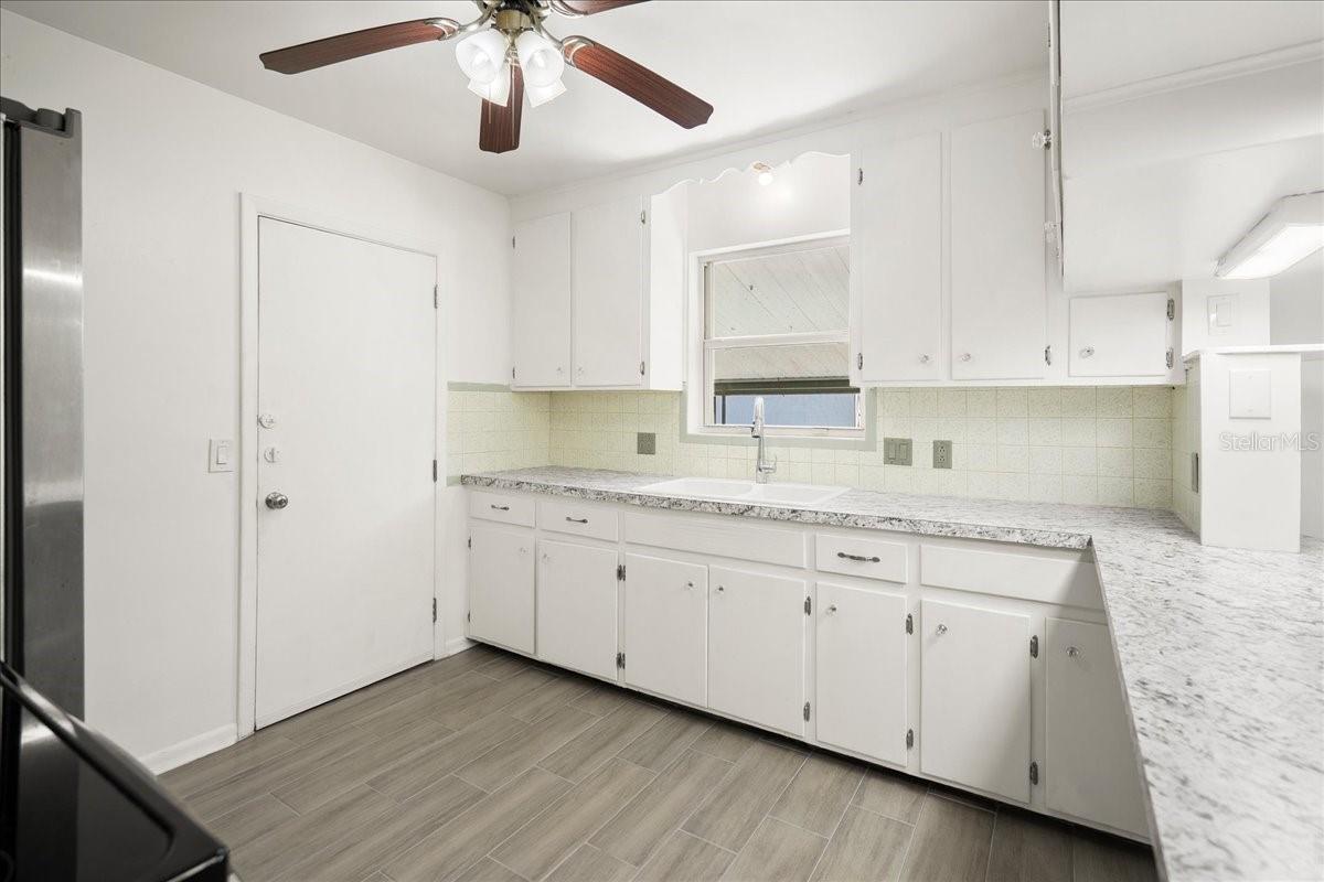 2125 W Lou Dr Property Photo 19