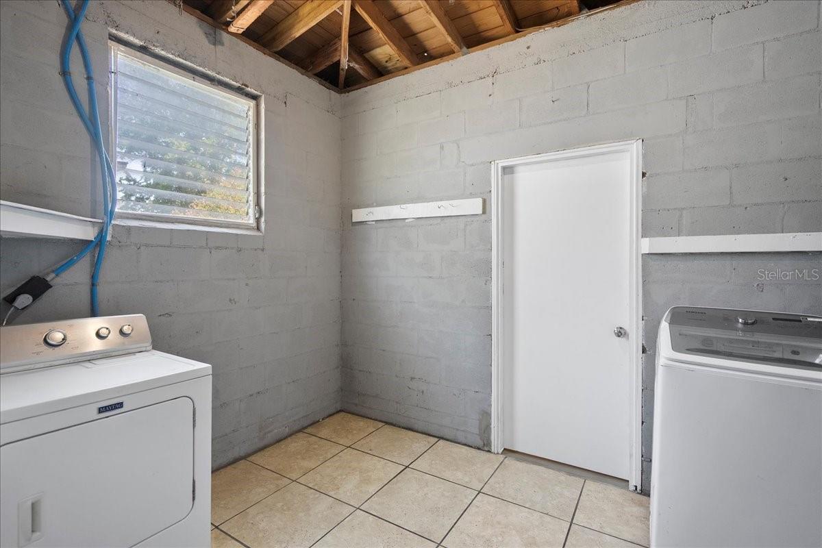 2125 W Lou Dr Property Photo 42