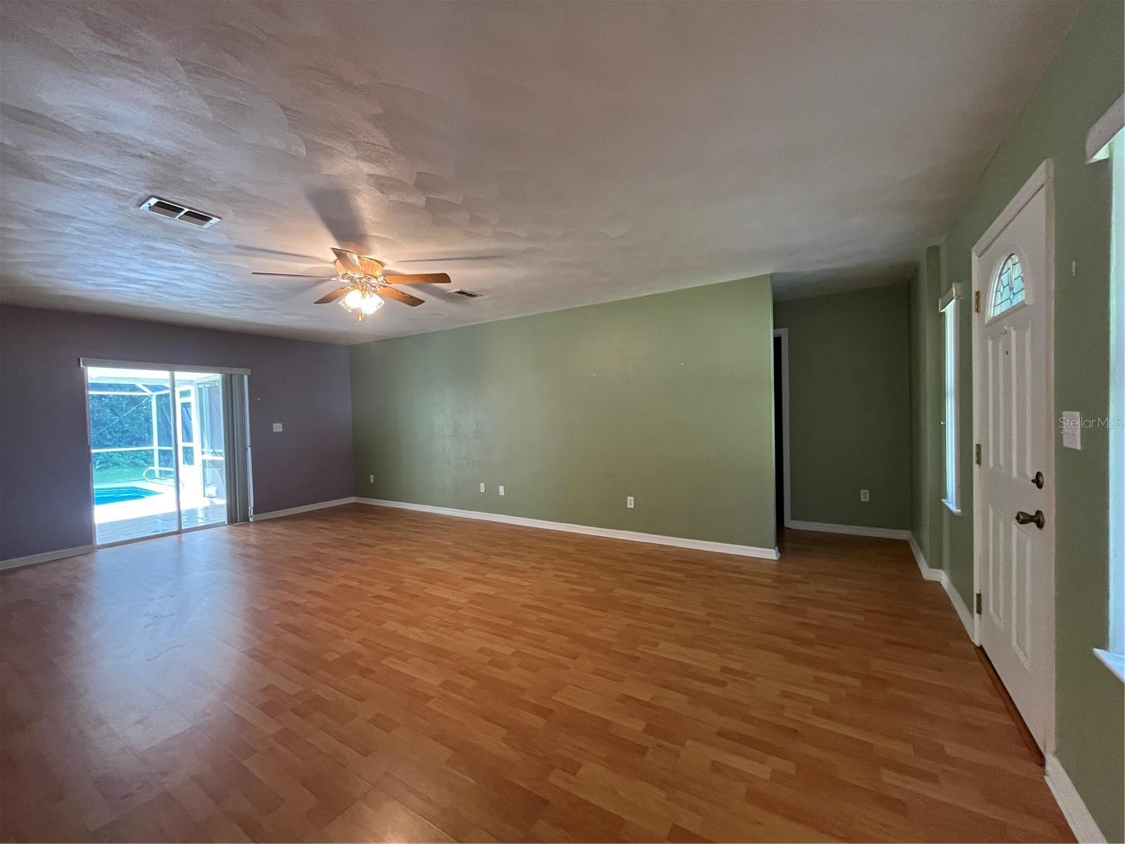 10 Zeppo Ct Property Photo 4