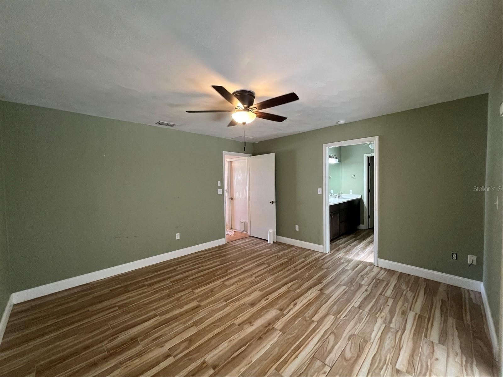 10 Zeppo Ct Property Photo 6