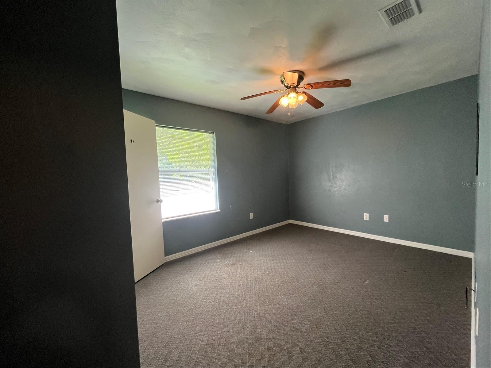 10 Zeppo Ct Property Photo 16