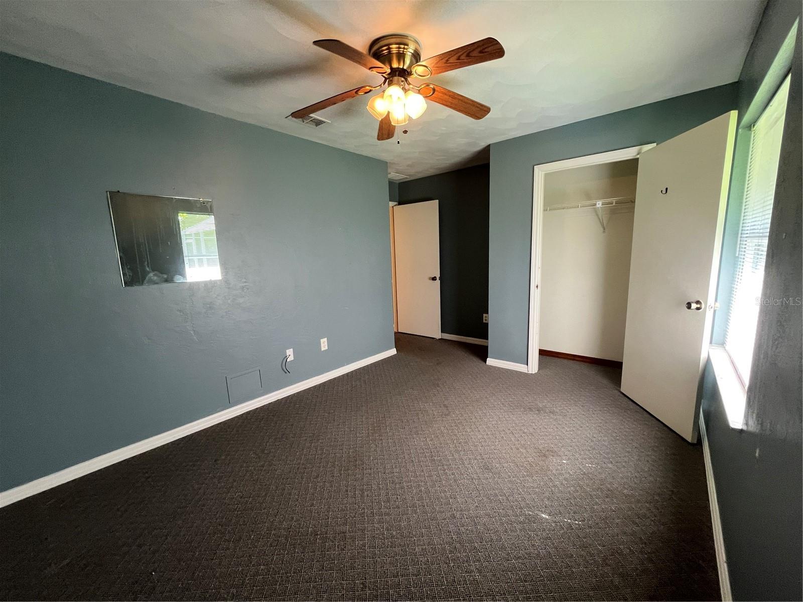 10 Zeppo Ct Property Photo 17