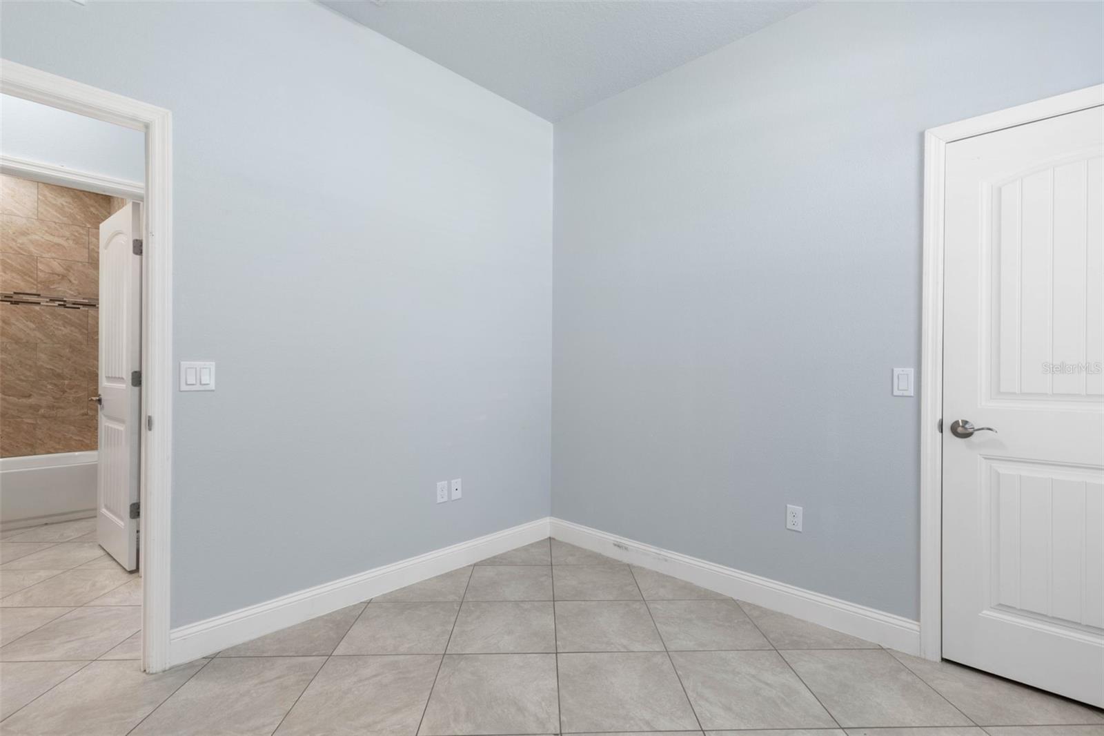 7 Empire Ln Property Photo 30