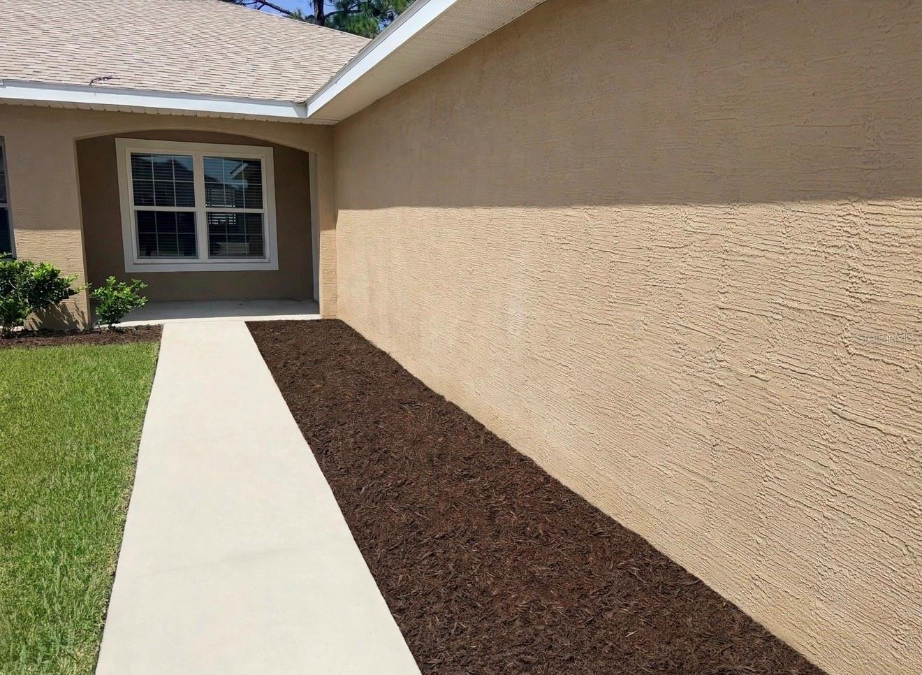 20 Rainstone Ln #b Property Photo 2