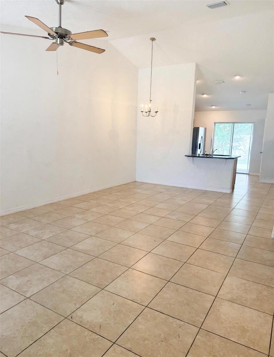 20 Rainstone Ln #b Property Photo 3