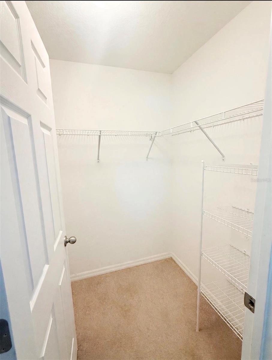 20 Rainstone Ln #b Property Photo 8