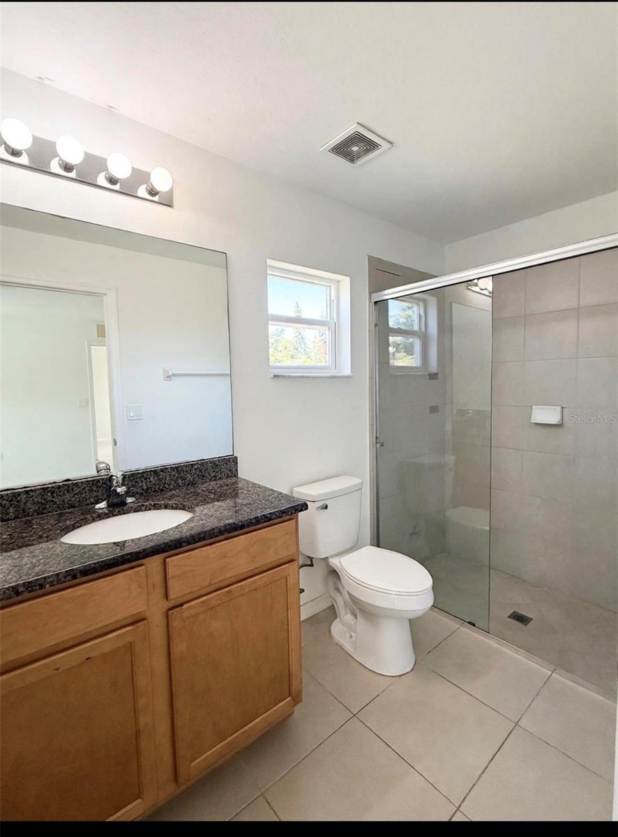 20 Rainstone Ln #b Property Photo 10