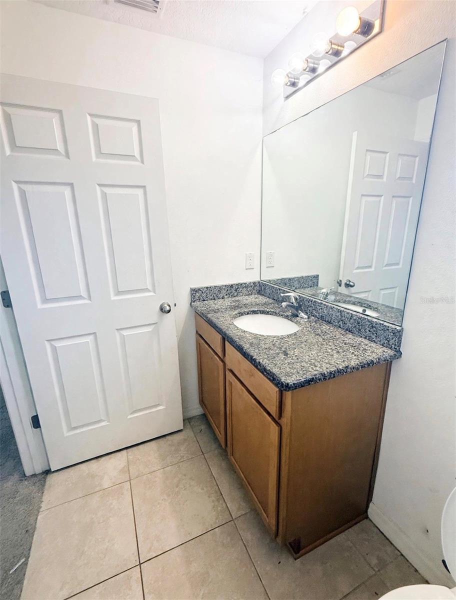 20 Rainstone Ln #b Property Photo 12