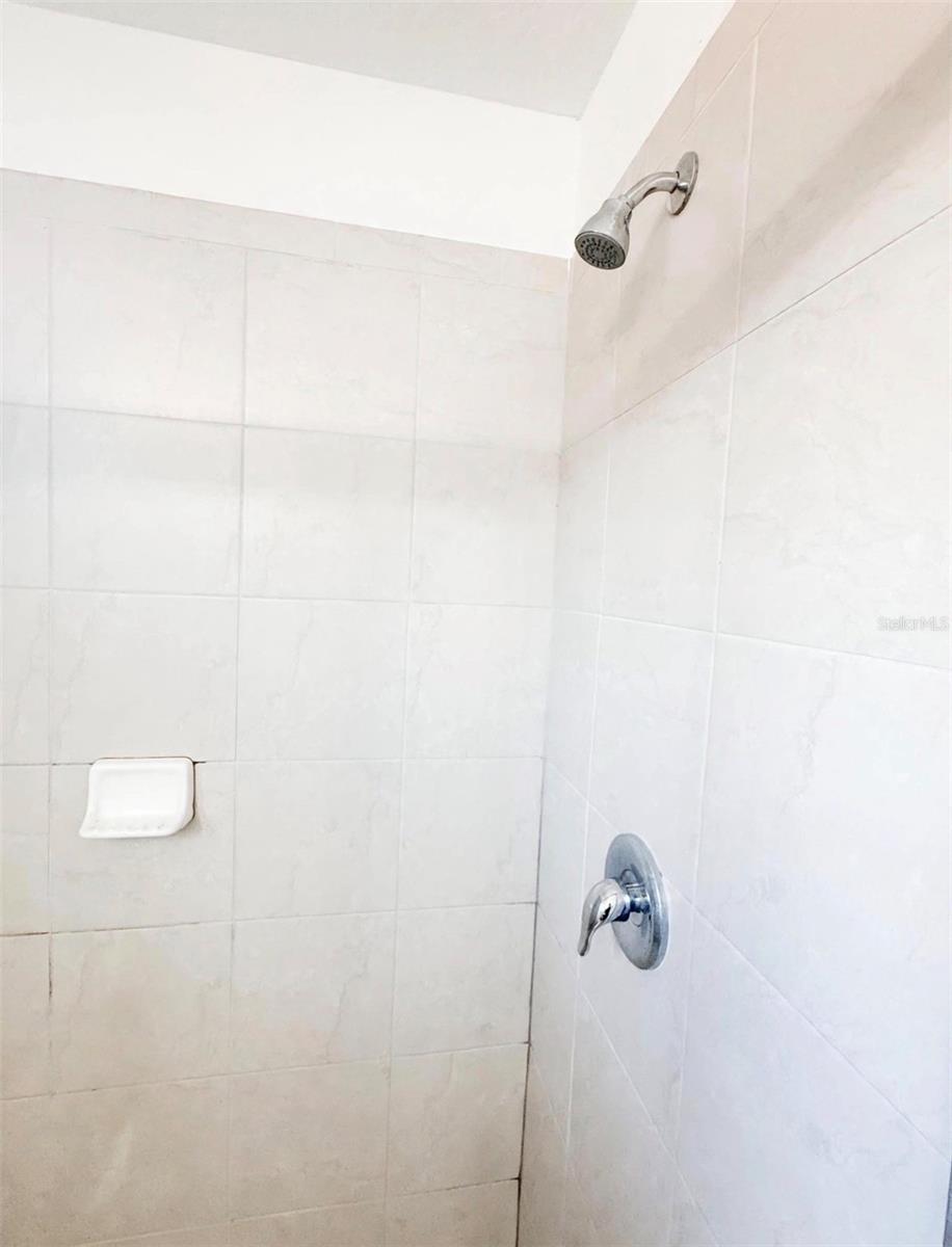 20 Rainstone Ln #b Property Photo 13