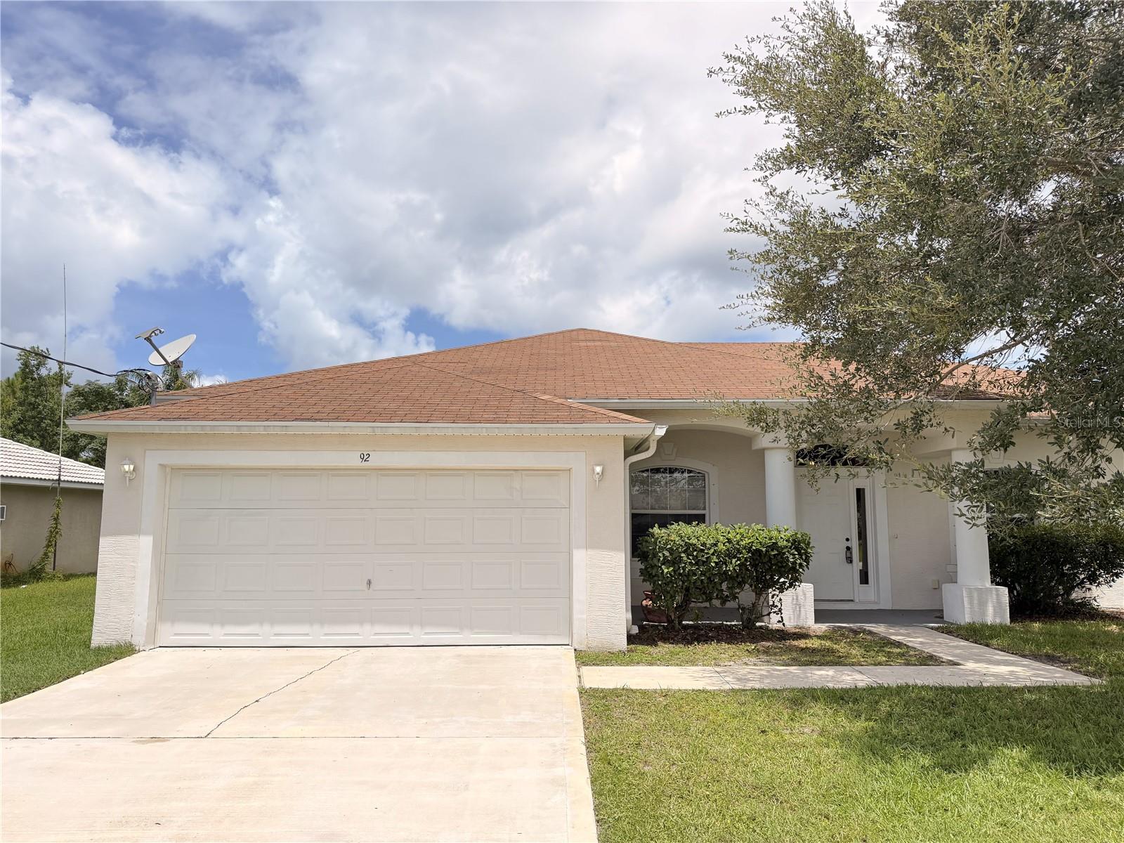 92 LA MANCHA Property Photo 1