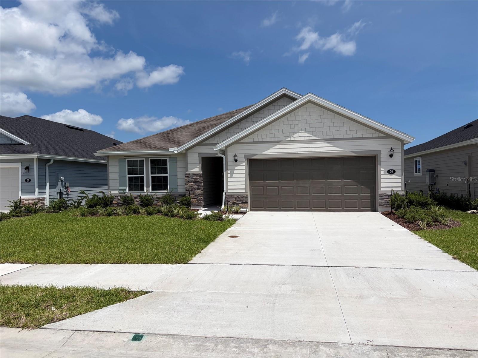 29 Signet Cir Property Photo 1
