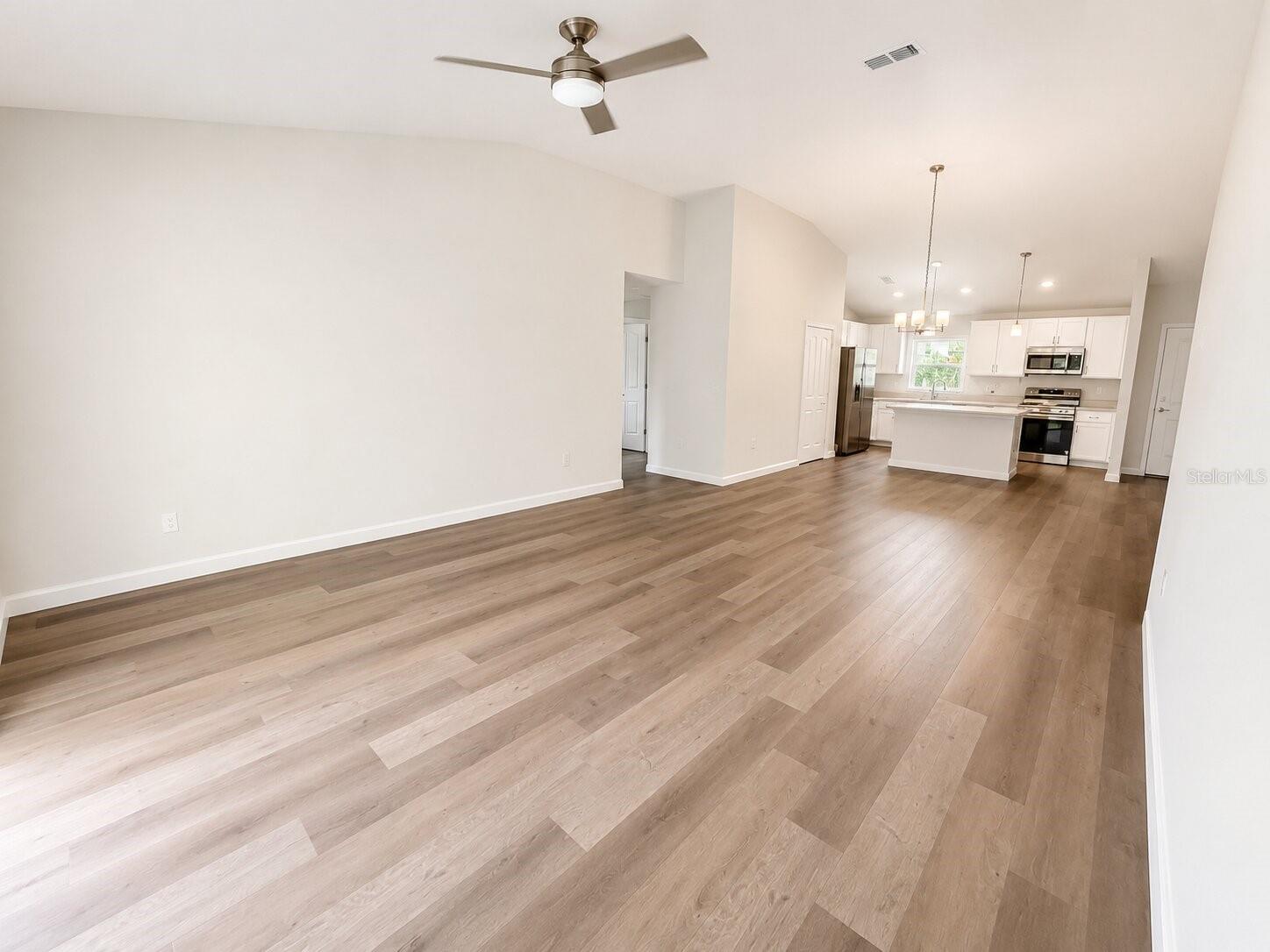 FC320819 Property Photo 25