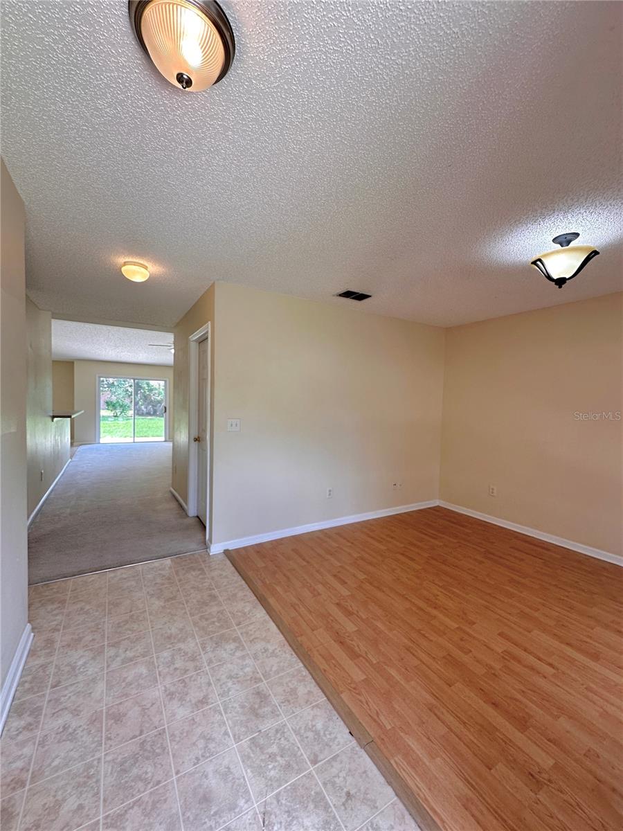 89 Berkshire Ln Property Photo 2