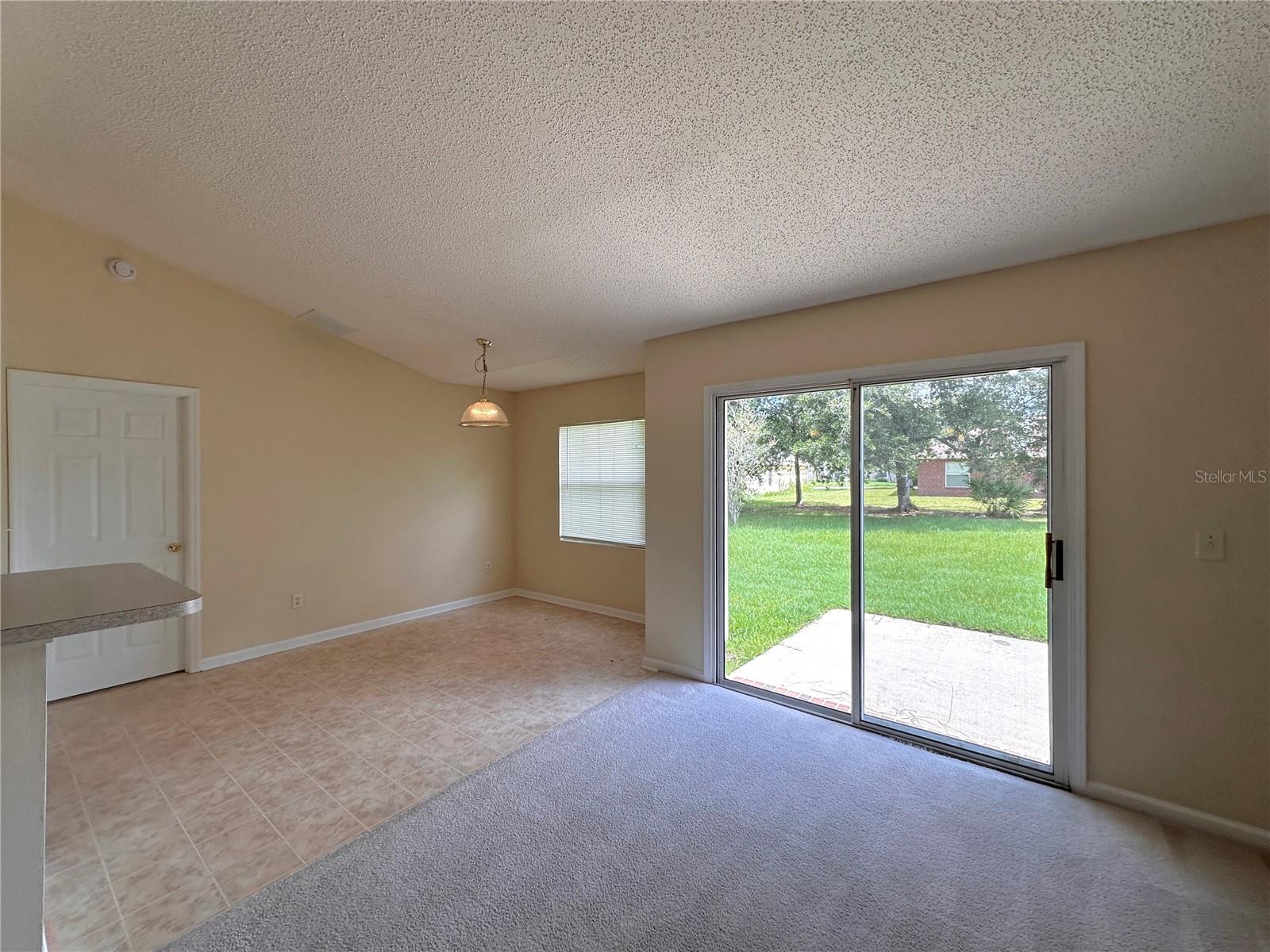 89 Berkshire Ln Property Photo 10