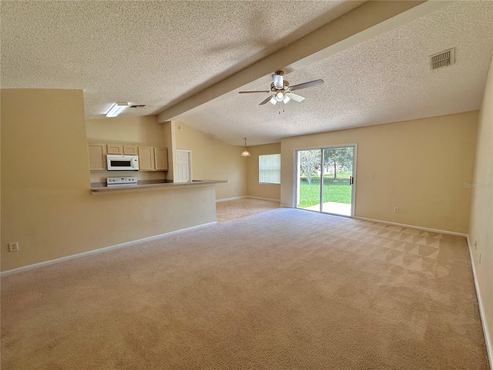 89 Berkshire Ln Property Photo 12