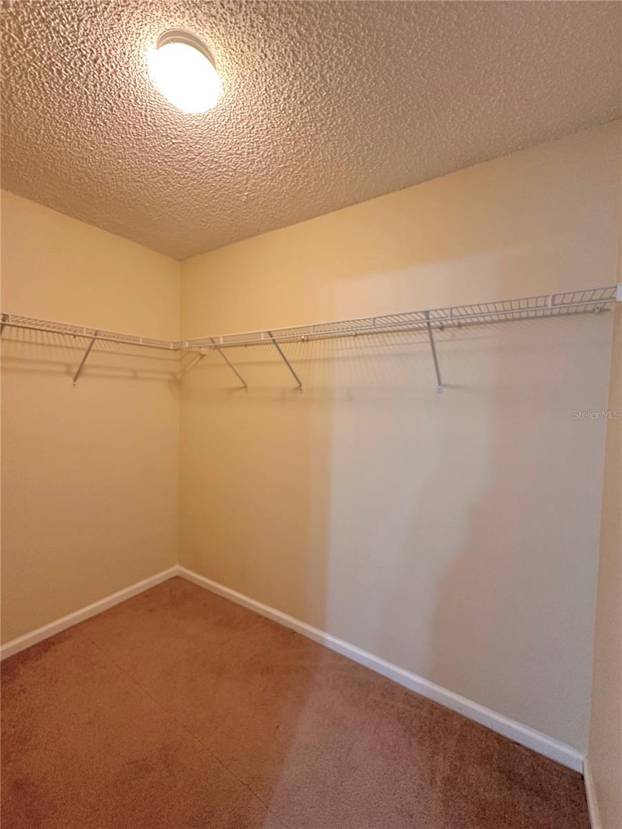 89 Berkshire Ln Property Photo 17
