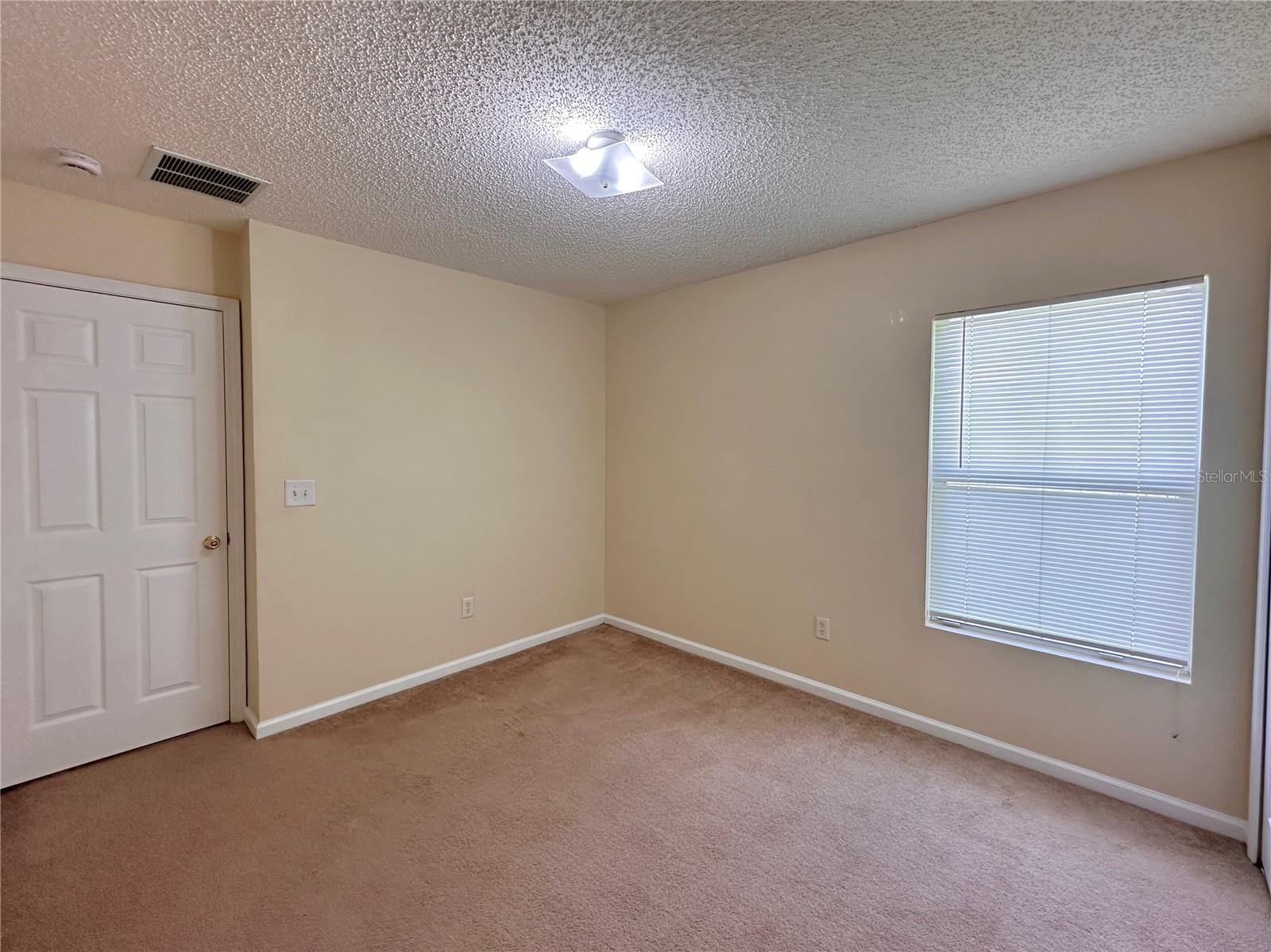 89 Berkshire Ln Property Photo 22